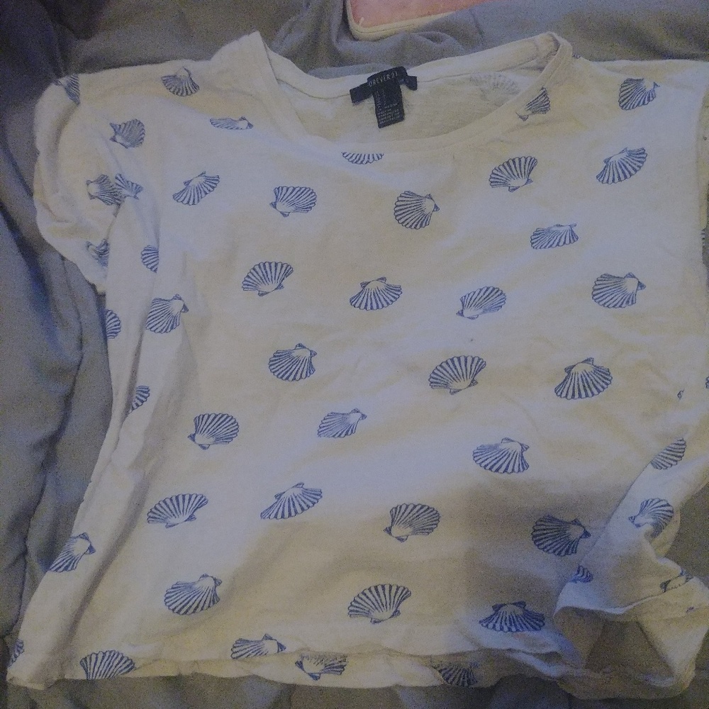 Forever 21 Blue and White Shell Crop Top